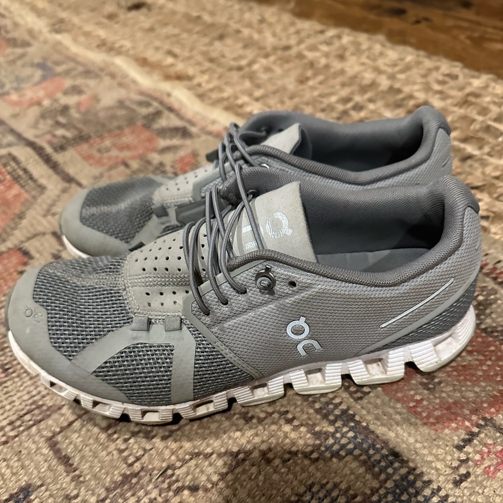 On Cloud Grey